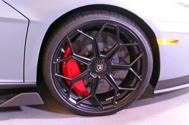 ランボルギーニ・アヴェンタドールLP780-4 Ultimae（フロントホイール）