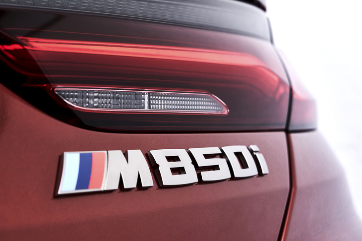 
	今回試乗したのは、ガソリンターボエンジンを搭載する4WD車「M850i xDrive」。日本市場ではまず、同グレードのみがラインナップされる。
	