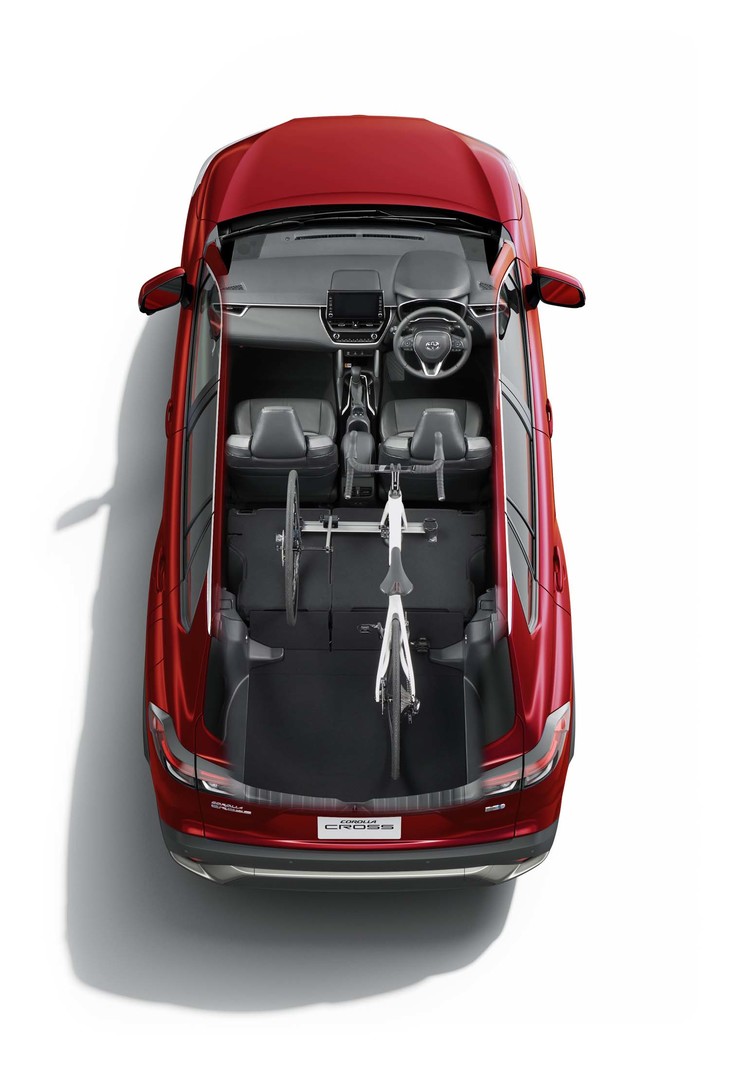 積載能力の高さもセリングポイントのひとつ。写真のように、ロードバイクも積み込める。