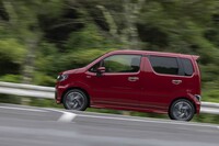 自然吸気モデルでもほとんどストレス知らずだった「カスタムZ」。CVTの賢い制御に加えてモーターアシストも効いている。