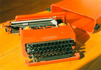 1969年のオリベッティのタイプライター「ヴァレンタイン」。デザインはエットーレ・ソットサス。