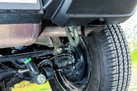 前後ともにリジッドアクスルを採用。今では貴重な存在だ。