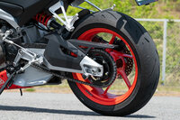 ドゥカティ・スクランブラー アーバンモタード（6MT）／アプリリアRS660リミテッドエディション（6MT）／モト・グッツィV100マンデッロS（6MT）【試乗記】の画像