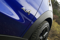 
    今回試乗した「クーパー」の4WD車は、2013年9月に登場。これにより「MINIペースマン」のバリエーションは全5種類となった。
    