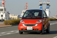 スマート・フォーツークーペ（RR/5AT）／フォーツーカブリオ（RR/5AT）【試乗記】の画像