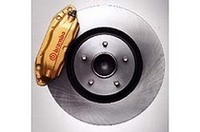 
	バージョンS、STにはブレンボ製ブレーキを採用