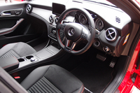 インテリアの様子。写真は「CLA250 4MATIC」のもの。
    