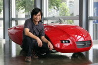 HSVP理事長の羽田氏。みずからシャシー設計も行う。