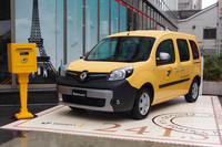 「ルノー・カングー ラ・ポスト」
    