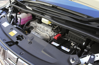 「G」に搭載される2.5リッター直4エンジン。最高出力182ps、最大トルク24.0kgmを発生する。
    