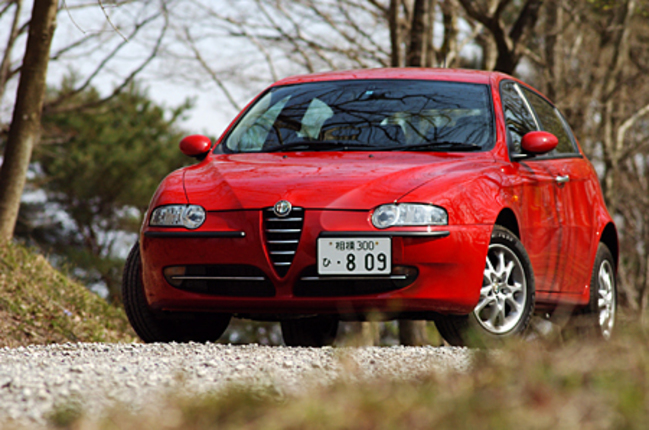 【スペック】全長×全幅×全高＝4170×1730×1450mm／ホイールベース＝2545mm／車重＝1240kg／駆動方式＝FF／1.6リッター直4 DOHC16バルブ（120ps/6200rpm、14.9kgm/4200rpm）／価格＝250万9500円（テスト車＝269万8500円）