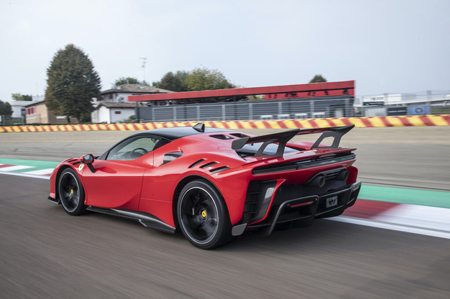 フェラーリSF90 XXストラダーレ（4WD/8AT）【海外試乗記】 - webCG