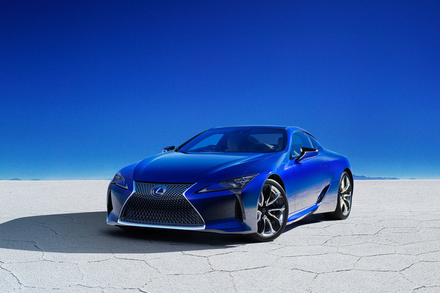 レクサスの国内累計販売50万台を記念した、特別な「LC」発売