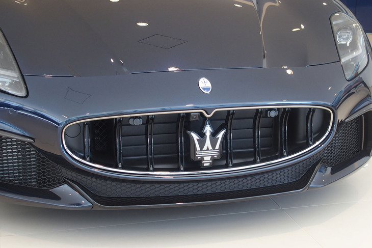 マセラティ・グラントゥーリズモ トロフェオ（フロントグリル）
