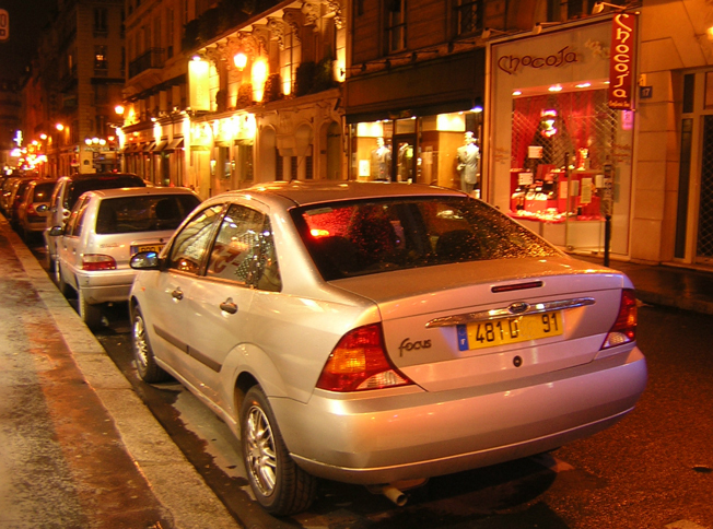 上と同じ3ボックス版「フォーカス」のリアビュー。撮影したのはパリだが、主要マーケットはセダン需要が多い東欧諸国だった。