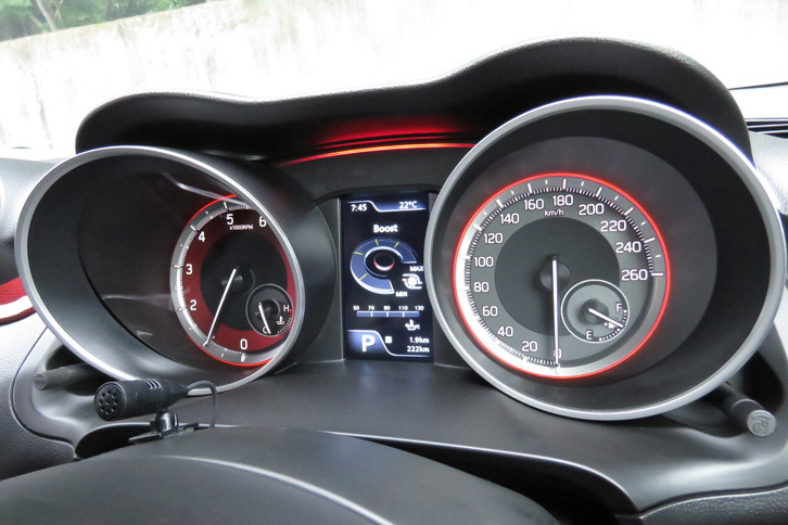 スズキ・スイフトスポーツ（メーター）