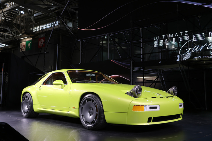 「ポルシェ928」をベースにレストモッドを手がけるナルドーヌの新作。2026年1月、パリ「アルティメートスーパーカーショー」で撮影。
