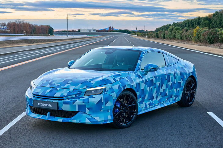 「ホンダS＋ Shift」が搭載される予定の、新型「ホンダ・プレリュード」のプロトタイプ。