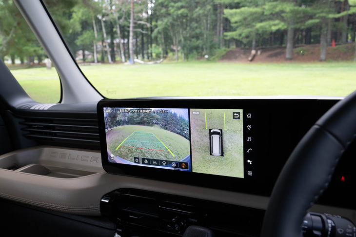 もちろん普通の360度カメラ映像も見られる。これだけあれば運転に不慣れな人でも心強いはずだ。