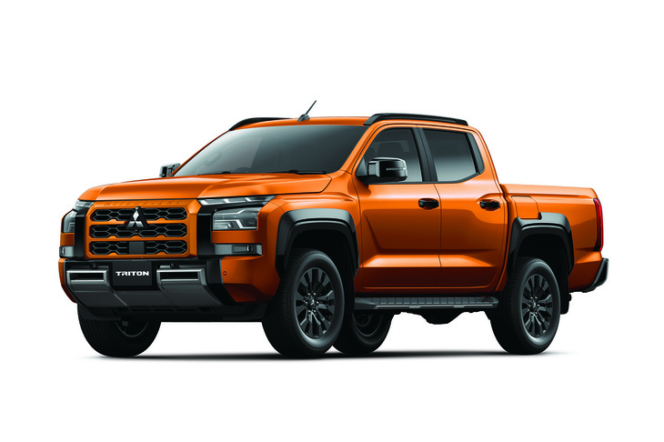 「トライトン」がベースなら三菱純度の高い「パジェロ」になる。海外市場向けにはこうした手法でできた「パジェロスポーツ」が用意されている。