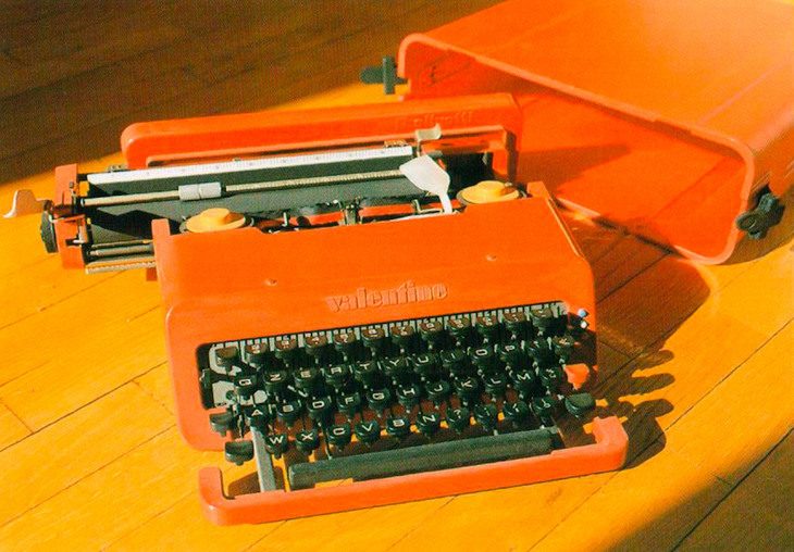 1969年のオリベッティのタイプライター「ヴァレンタイン」。デザインはエットーレ・ソットサス。