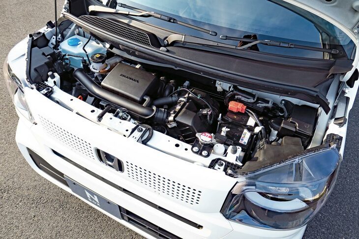 パワートレインについては、従来型を踏襲しつつダウンシフト時のギクシャクを減らすなど、スムーズな制御を追求。若干ながら燃費も改善した。