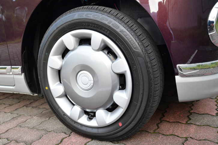 試乗車は155/65R14サイズの「ブリヂストン・エコピアEP150」を装着していた。