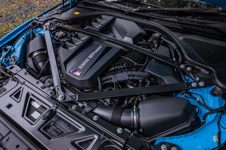 「M3コンペティションM xDrive」に搭載される最高出力510PS/6250rpm、最大トルク650N・m/2750-5500rpmの3リッター直6ツインターボエンジン。トランスミッションは、8段ATのみの設定だ。