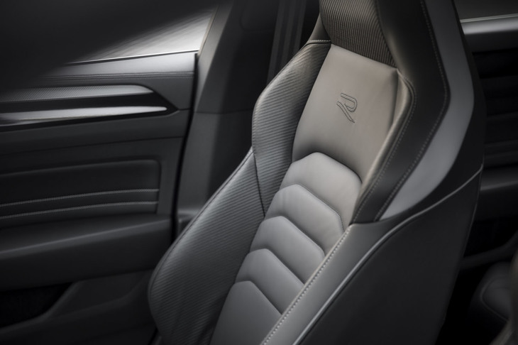 フォルクスワーゲン・アルテオン（フロントシート）