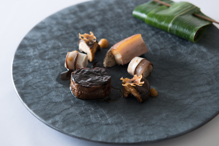 イノシシ、椎茸、黒ニンニク／棚田米、鮎、笹