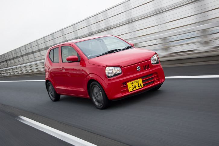 現行型「アルト」は、後に「ハーテクト」と呼ばれるようになるスズキ新世代のプラットフォームが、初めて採用されたモデルである。