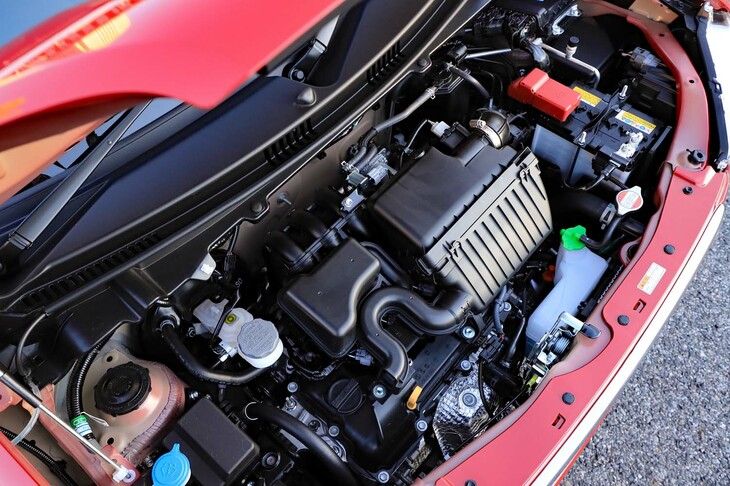 最新世代のR06D型3気筒エンジンには、ISGとリチウムイオンバッテリーが組み合わされ、最高27.7km/リッターの燃費（WLTCモード）を実現する。