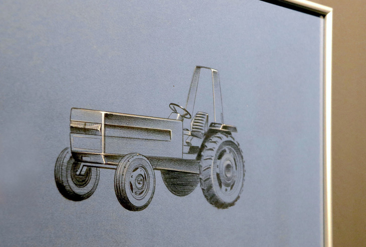 ピオ・マンズーがウルム造形大学の卒業制作に描いたロールバー付きトラクターの構想図。