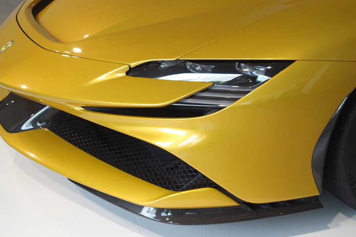 フェラーリSF90スパイダー（フロントセクション）