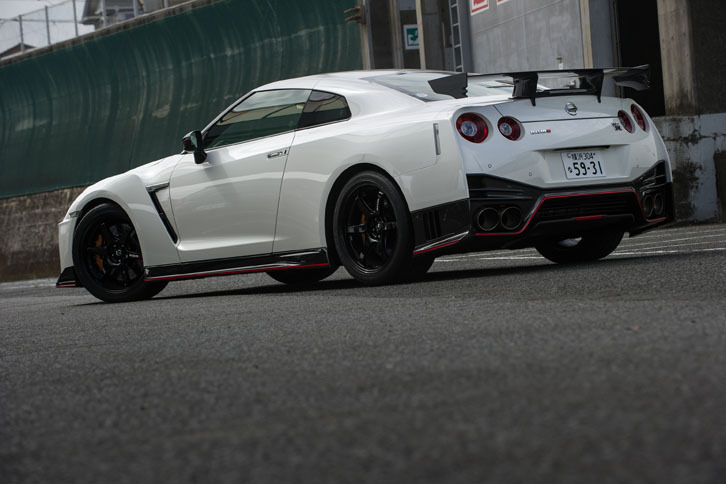 「日産GT-R」のさらなる高性能版として登場した「GT-R NISMO」。2013年11月にお披露目され、翌年発売された。