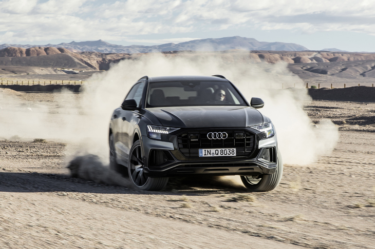 前後のトルク配分は、通常走行時で40：60。必要に応じてその大部分をフロントまたはリアに寄せて分配される。