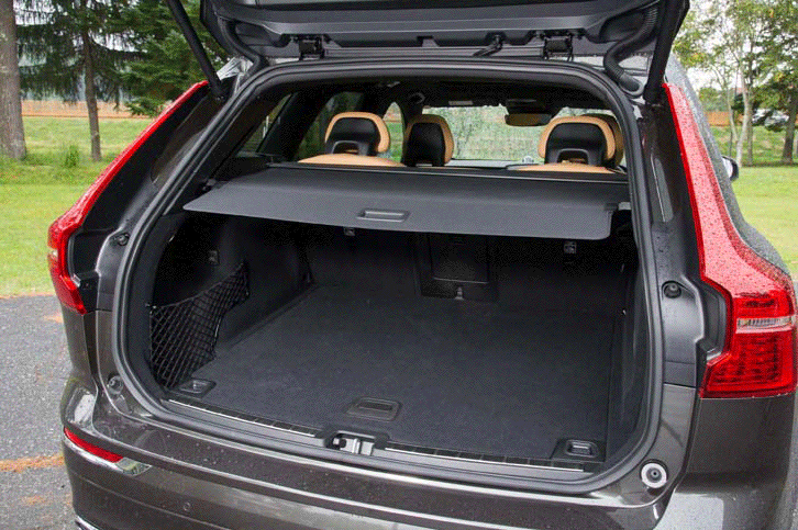 荷室の容量は505～1432リッター。先代と比べると、最小値が10リッター増加、最大値は23リッター減少している。（写真をクリックすると、荷室のアレンジが見られます）