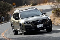 7年ぶりにフルモデルチェンジした新型「スバル・レガシィ アウトバック」。クロスオーバーSUVの先駆者の進化とその走りに注目です。（photo：北畠主税）