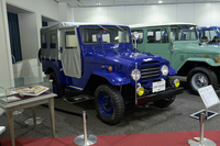 1951年の「トヨタ・ジープ」が起源であり、初めて「ランドクルーザー」を名乗ったのは1955年。これは1957年のFJ25L型。