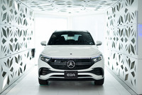 メルセデスが新型電気自動車「EQA」を発売　取り回しのしやすいサイズのSUV型EVの画像
