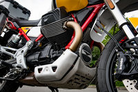 853ccという排気量はそのままに、大幅なパワーアップを果たした新型のV型2気筒エンジン。80psの最高出力と80Nmの最大トルクを発生する。