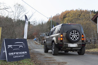 今回の「ディフェンダー＆ブレックファスト／オフロード エクスペリエンス」に参加していた「ディフェンダー110 X」。ディフェンダーの最上級グレードとして2021年モデルに設定された。