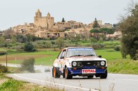 「フォード・エスコート」は台数が減ったとはいえまだまだいっぱい走ってます。