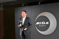 MID ALFAの相川政二社長は、銀座という土地がいかに特別であるかを説明し、日本で一番面白いショールームを目指すと意気込みを語った。