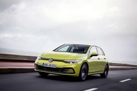 1.5リッター直4ターボエンジン＋48Vマイルドハイブリッドの「1.5 eTSI」では、純ガソリンモデルの「1.5 TSI」よりも10％ほど良好な燃費が得られるという。