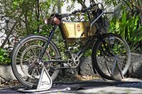 ロイヤルエンフィールドが“最初の一台”のレプリカを日本初公開　走る姿を披露の画像