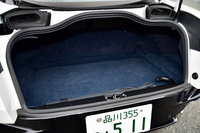 「DB11」のラゲッジスペース。