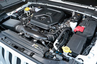 「アンリミテッド スポーツ」に搭載される2リッター直4ターボエンジン。272psの最高出力と400Nmの最大トルクを発生する。