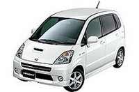 
	【写真上】「ワゴンR RRバージョンV」
	【写真下】「MRワゴン・スポーツ・バージョンV」
	 