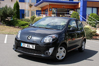 レンタカーの「ルノー・トゥインゴ」。ルマンにて。